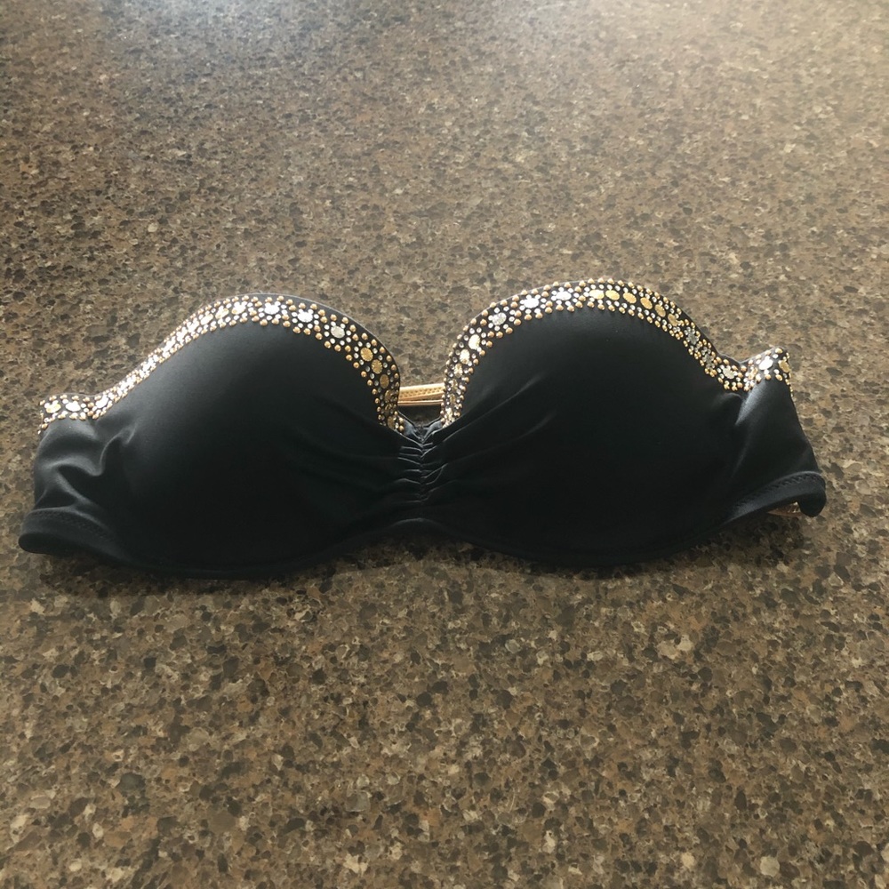 Victoria’s Secret strapless bikini top